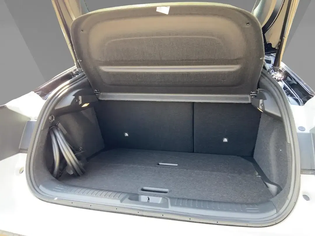 Nissan Leaf - Thumbnail 11