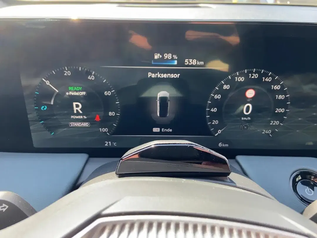 Nissan Leaf - Thumbnail 15
