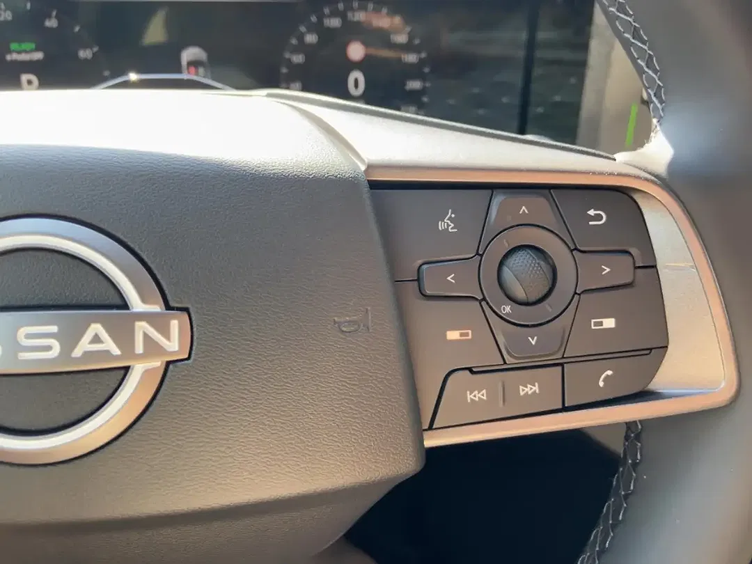 Nissan Leaf - Thumbnail 19