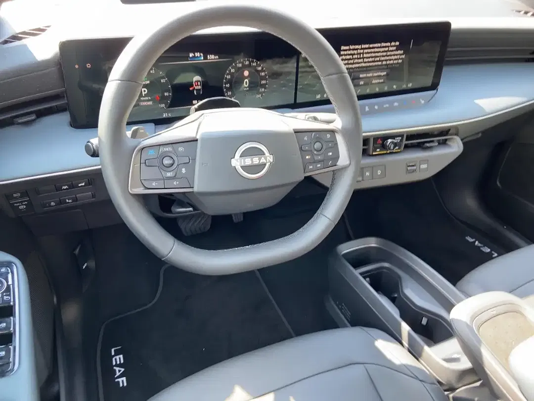 Nissan Leaf - Thumbnail 8