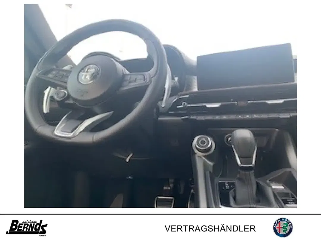 Alfa Romeo Tonale PHEV Q4 Veloce - Thumbnail 11
