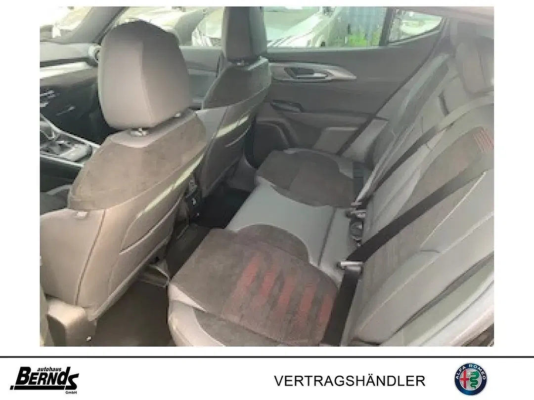 Alfa Romeo Tonale PHEV Q4 Veloce - Thumbnail 6