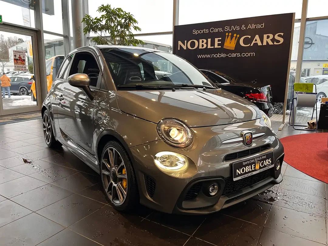 Abarth 695 Turismo - Afbeelding 1