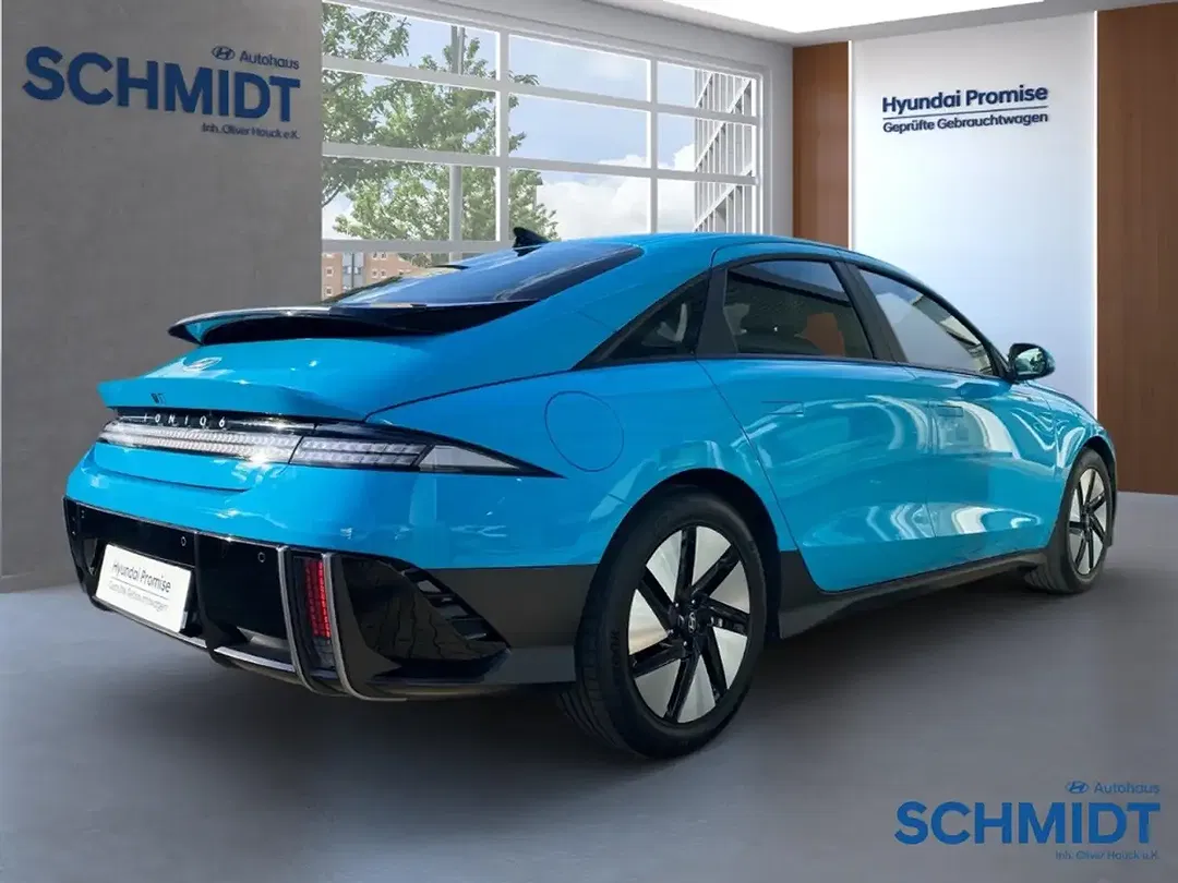 Hyundai IONIQ 6 - Thumbnail 3