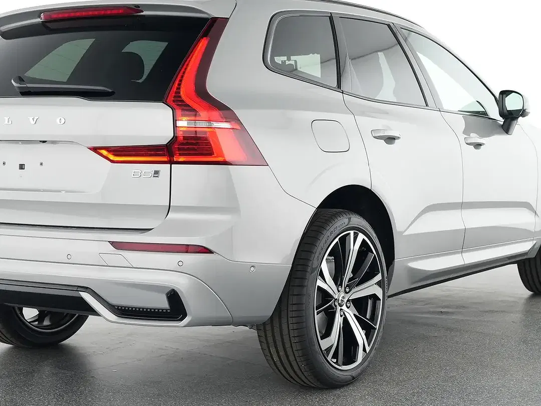Volvo XC60 B5 AWD Ultra Dark - Thumbnail 11