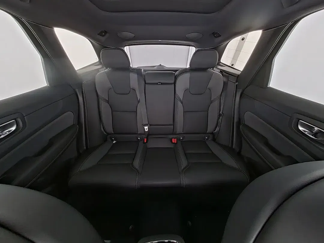 Volvo XC60 B5 AWD Ultra Dark - Thumbnail 7