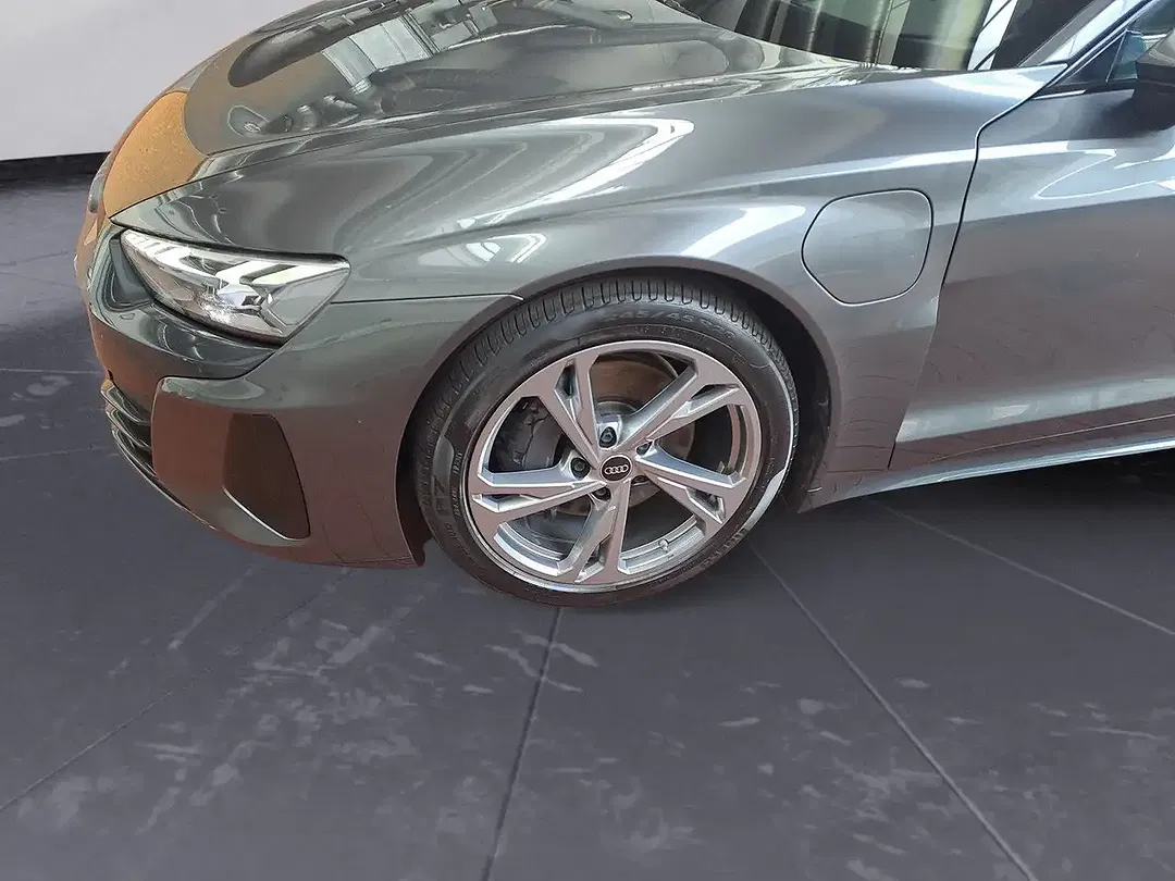 Audi e-tron GT - Thumbnail 6