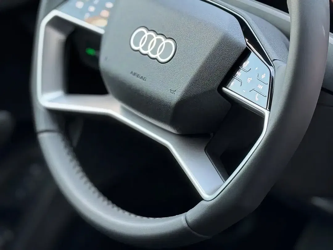 Audi Q3 - Thumbnail 10