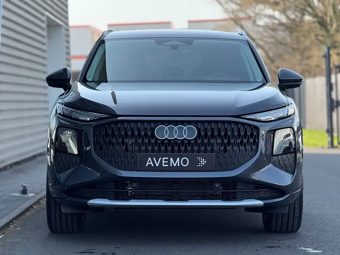 Audi Q3 - Thumbnail 3