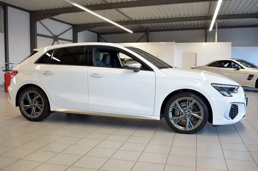 Audi S3 2.0 TFSI quattro Sportback - Thumbnail 8