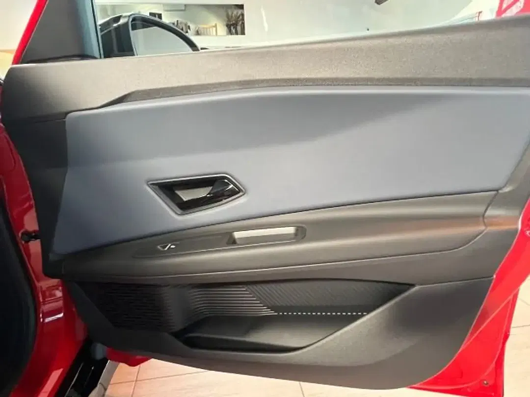 Nissan Micra Evolve - Thumbnail 8