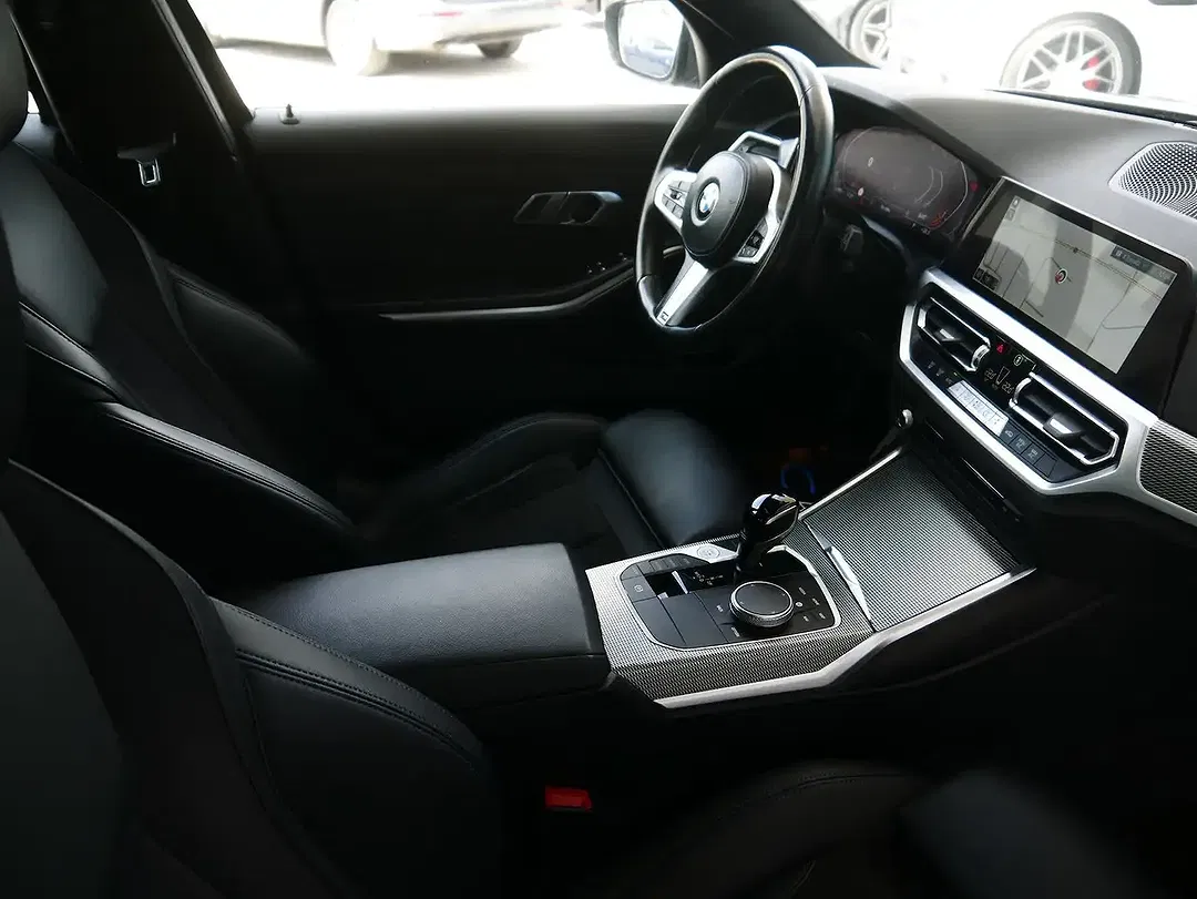 BMW 320 Touring M Sport - Thumbnail 12