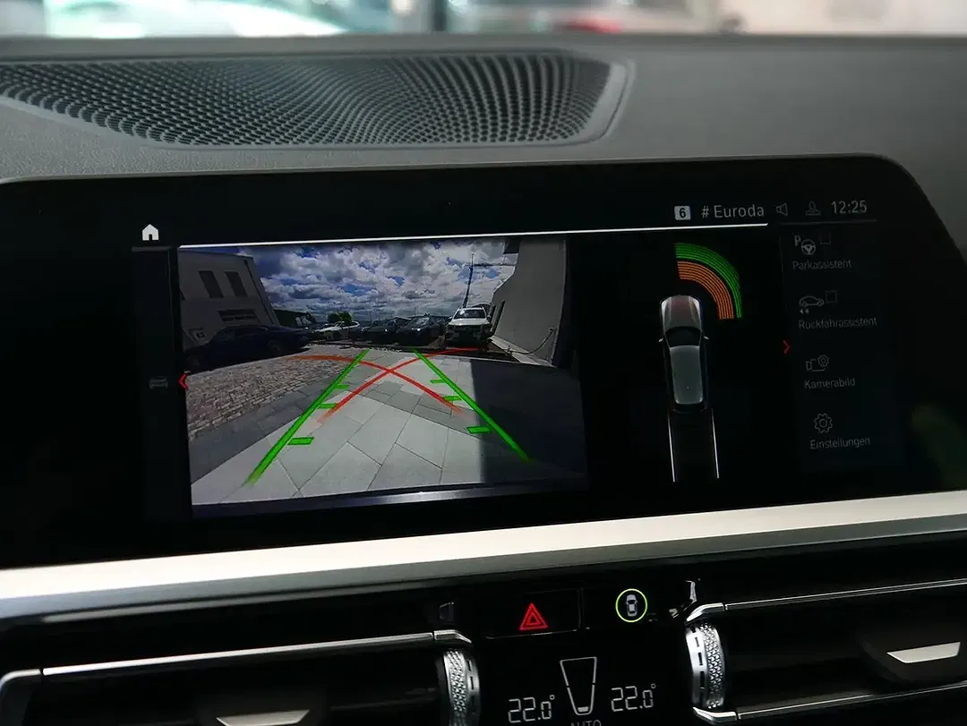 BMW 320 Touring M Sport - Thumbnail 15