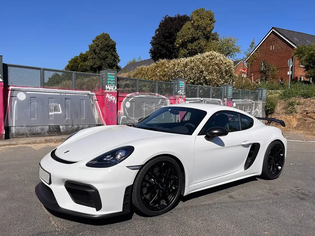 Porsche Cayman 4.0 - Thumbnail 3