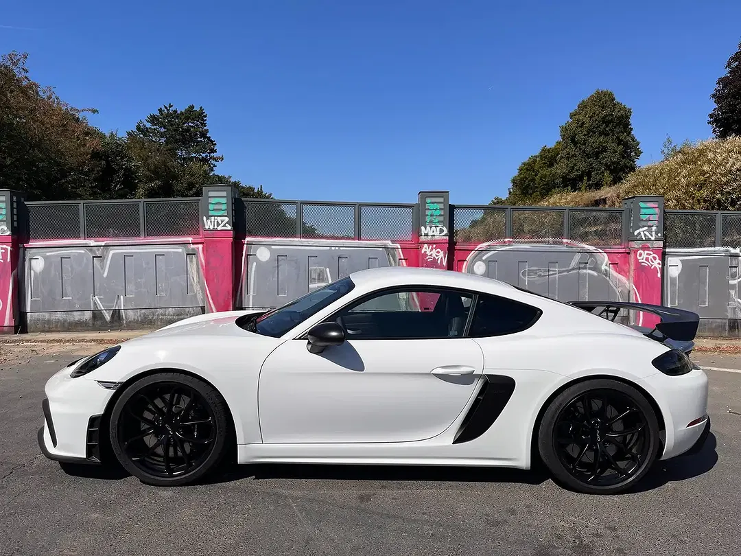 Porsche Cayman 4.0 - Thumbnail 4