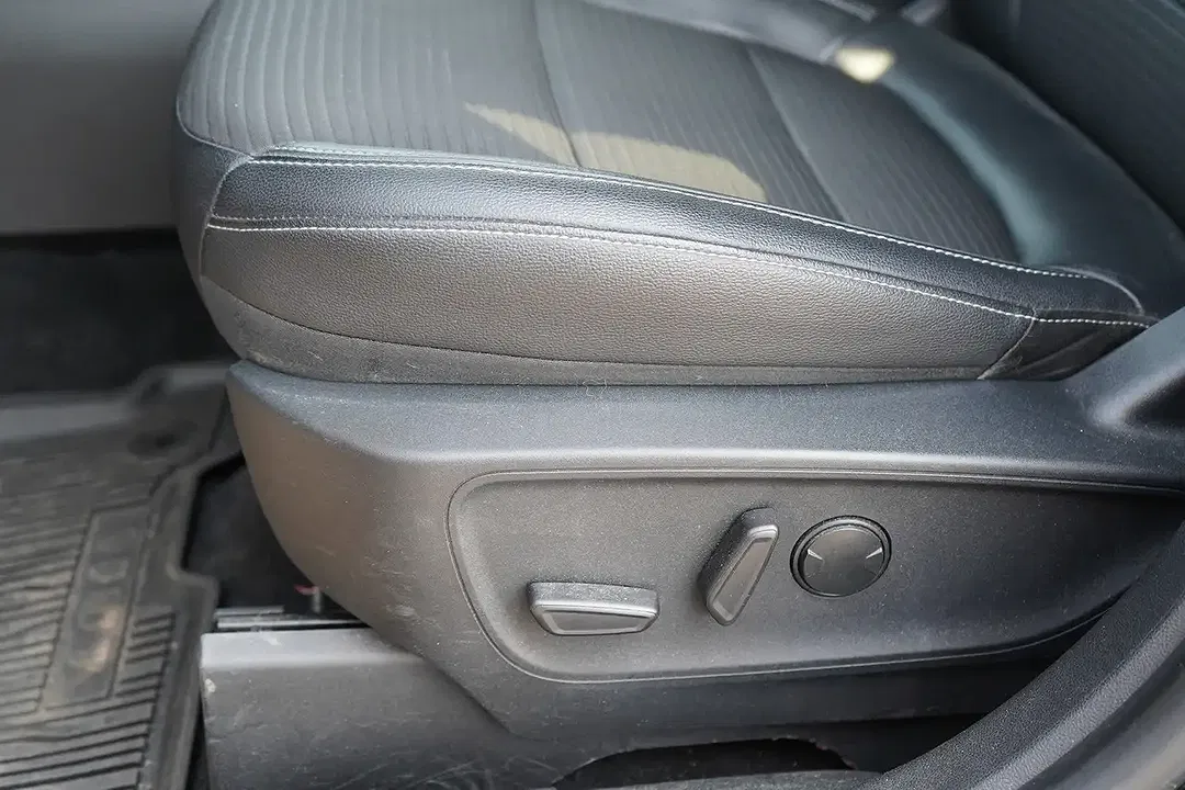 Ford Kuga Hybrid Titanium X - Thumbnail 11