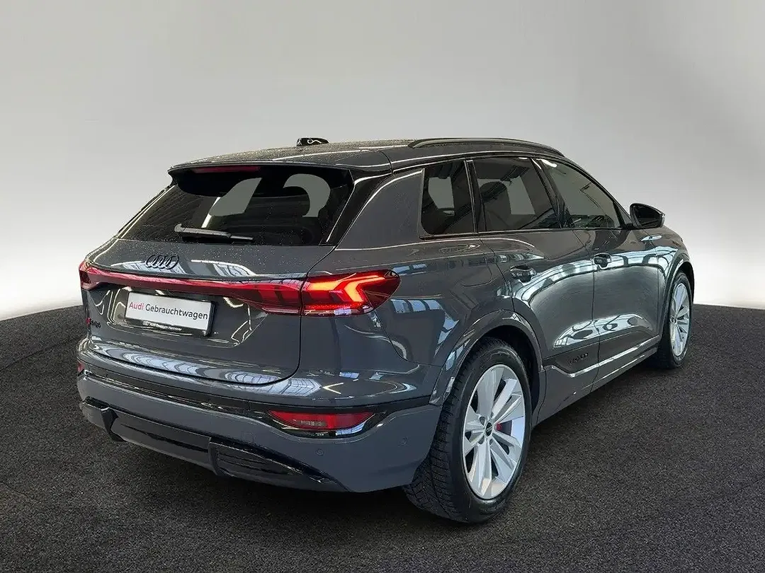 Audi SQ6 e-tron quattro Edition One - Thumbnail 3