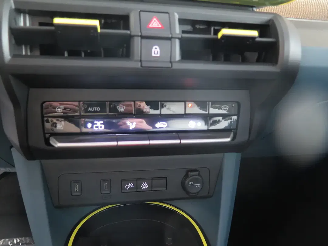 Fiat Grande Panda 1.2 Hybrid La Prima - Thumbnail 7