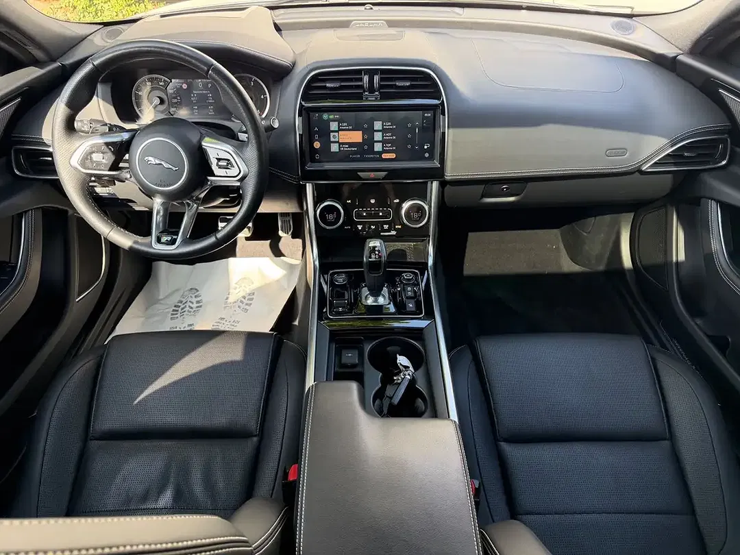 Jaguar XE R-Dynamic Black - foto 15