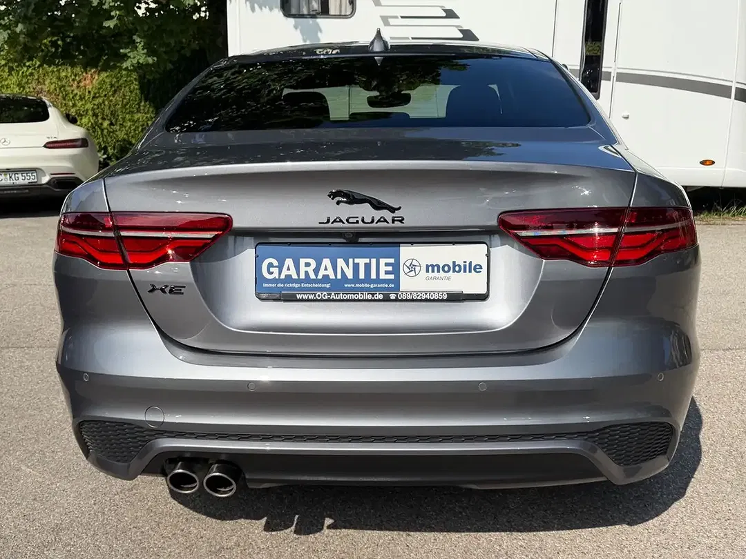 Jaguar XE R-Dynamic Black - Thumbnail 4