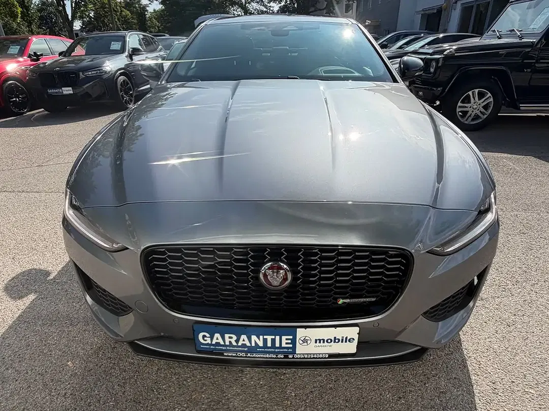 Jaguar XE R-Dynamic Black - Thumbnail 8