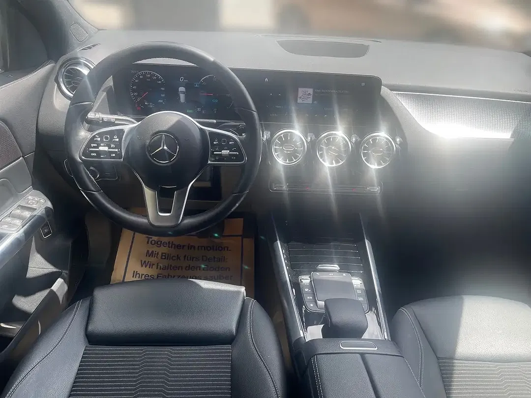 Mercedes-Benz EQA 250 - Thumbnail 8