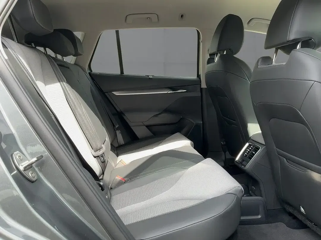 Skoda Enyaq 60 iV Loft - Thumbnail 12