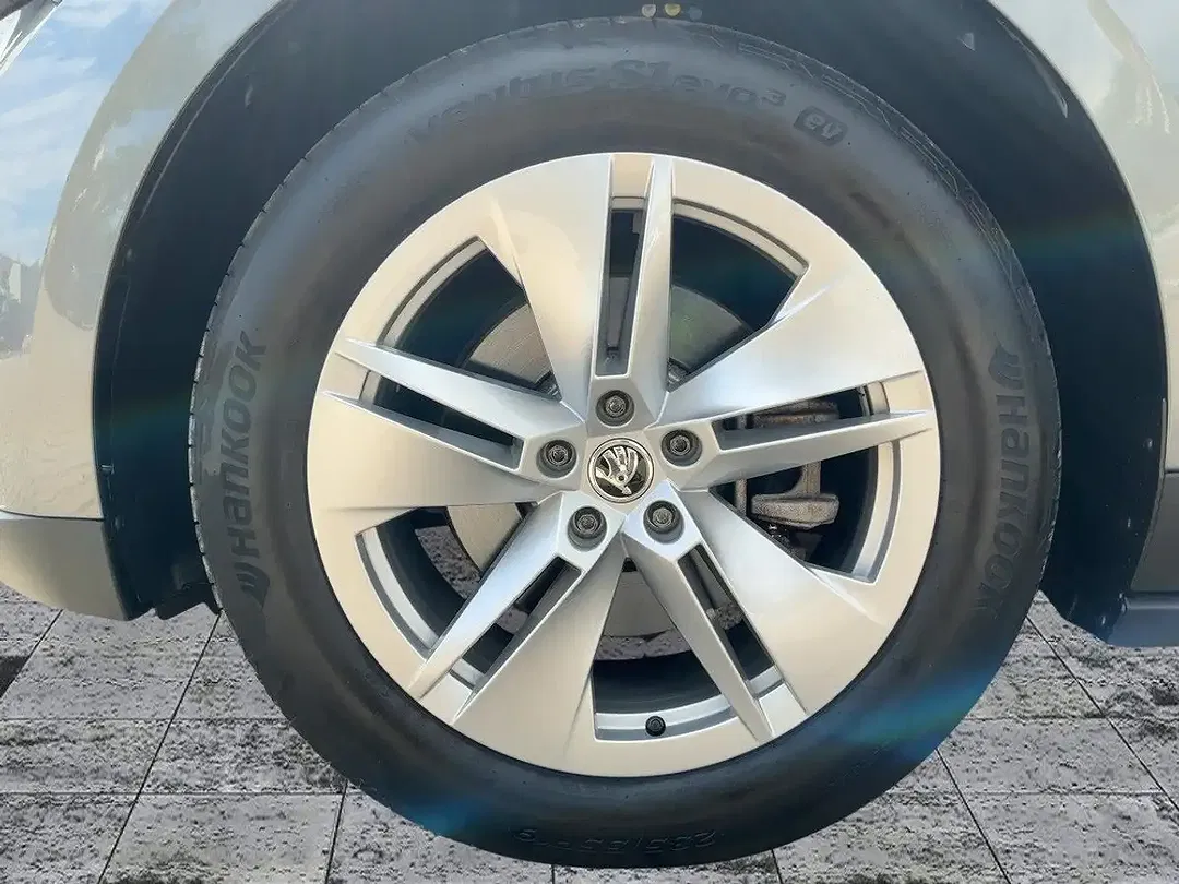 Skoda Enyaq 60 iV Loft - Thumbnail 7