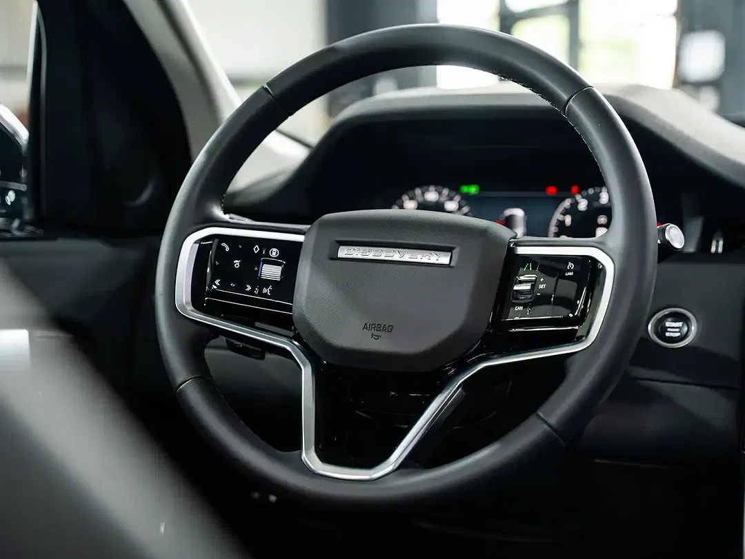 Land Rover Discovery Sport P300e 4x4 PHEV S - Thumbnail 8