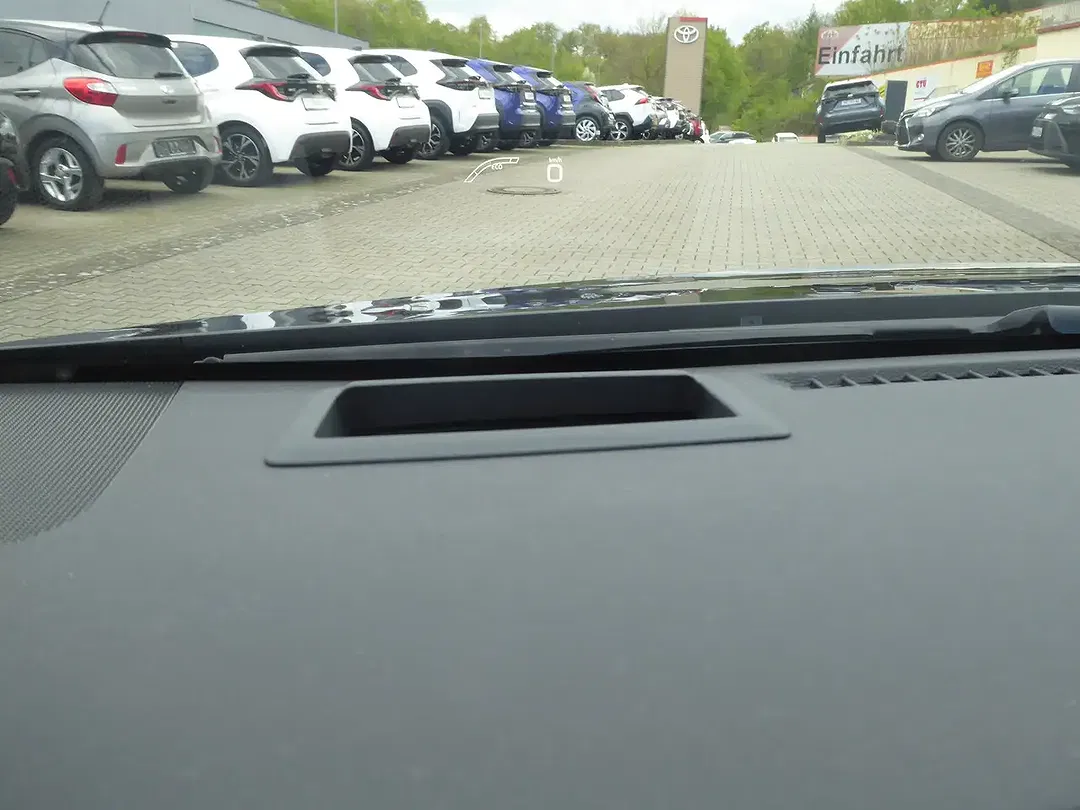 Toyota Prius PHEV Hybrid Comfort - Thumbnail 10