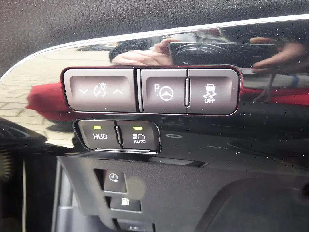 Toyota Prius PHEV Hybrid Comfort - Thumbnail 13