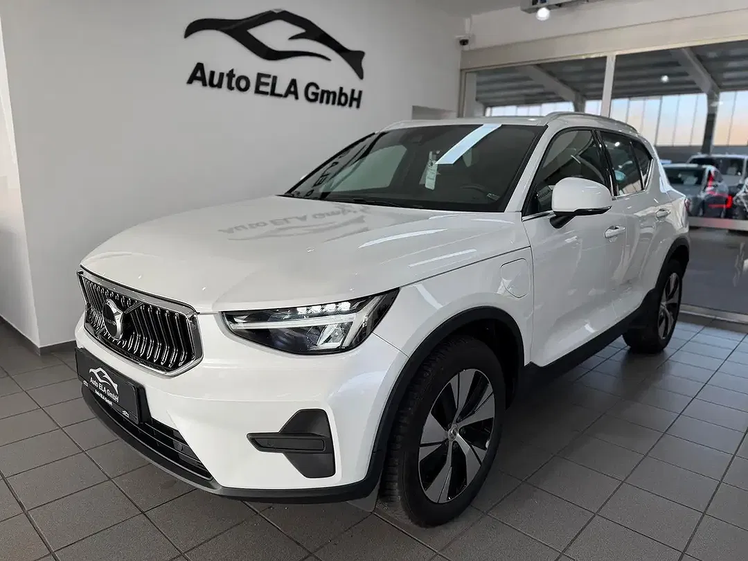Volvo XC40 PHEV Hybrid Recharge - Thumbnail 1