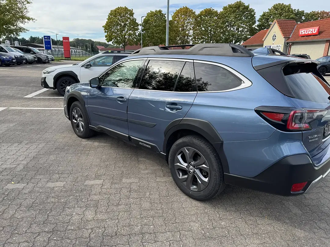 Subaru OUTBACK Active - Thumbnail 4