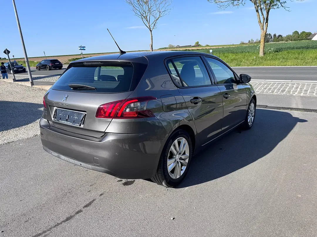 Peugeot 308 PureTech - Thumbnail 3