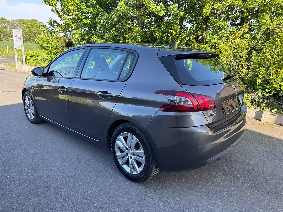 Peugeot 308 PureTech - Thumbnail 4
