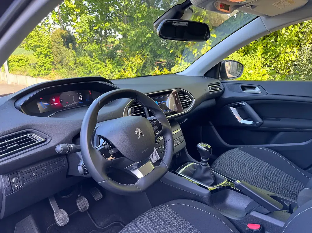 Peugeot 308 PureTech - Thumbnail 5