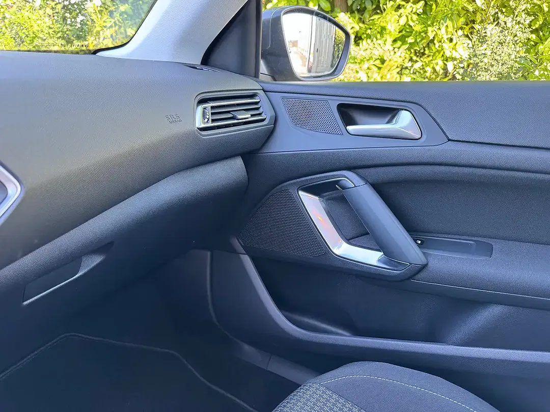 Peugeot 308 PureTech - Thumbnail 6