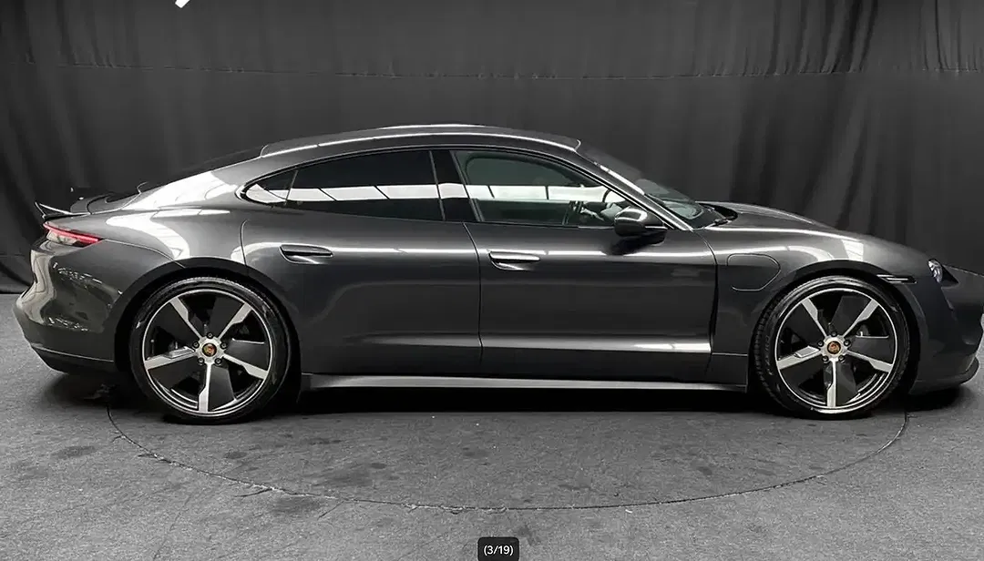 Porsche Taycan Sport Chrono PASM - Thumbnail 3