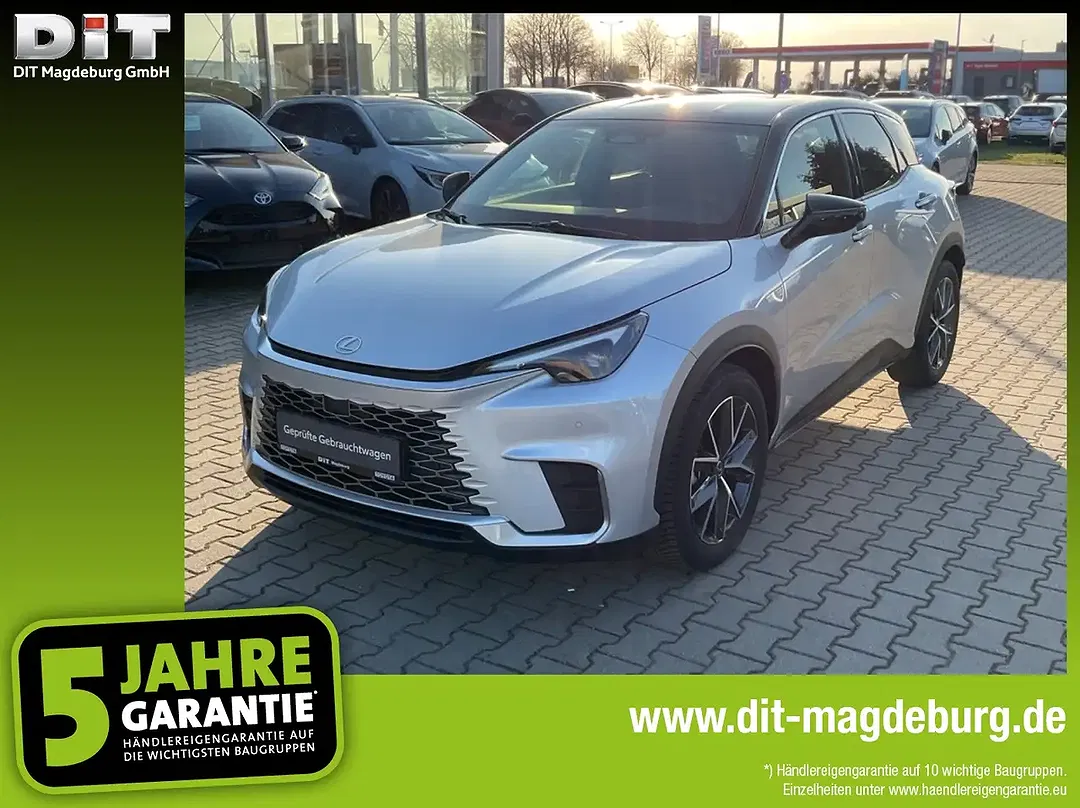 Lexus LBX 1.5 Emotion - foto 1