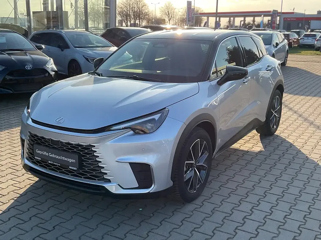Lexus LBX 1.5 Emotion - foto 2