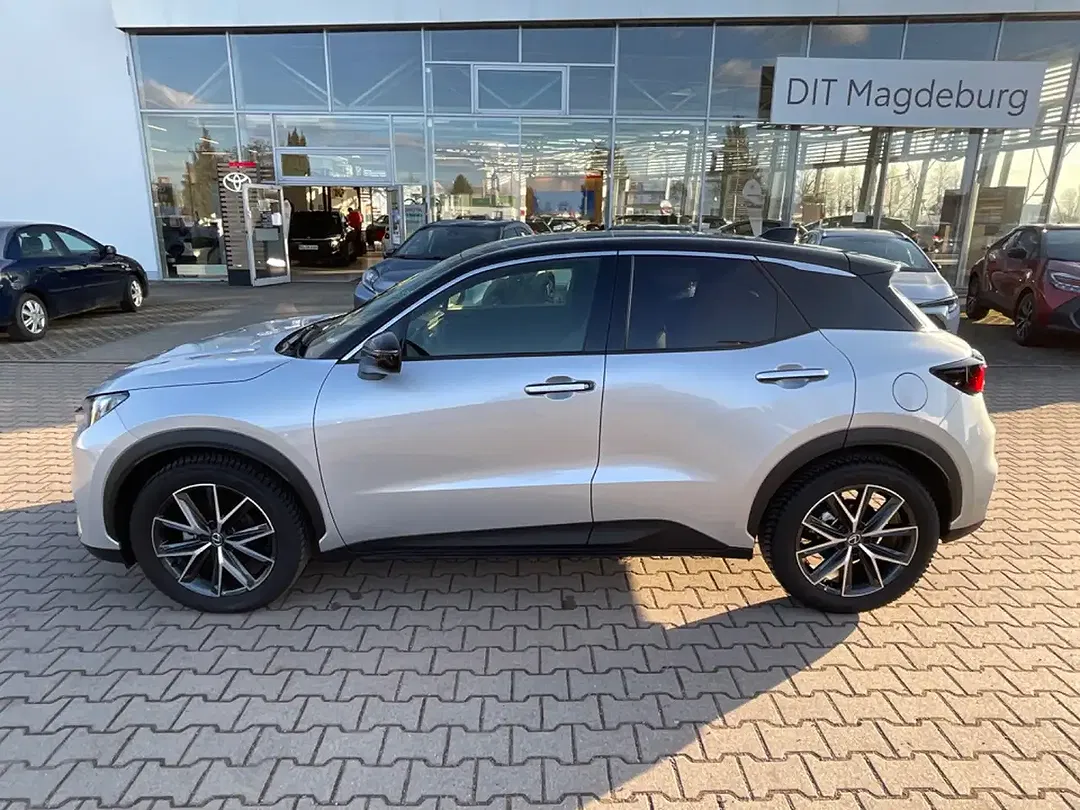 Lexus LBX 1.5 Emotion - Thumbnail 3