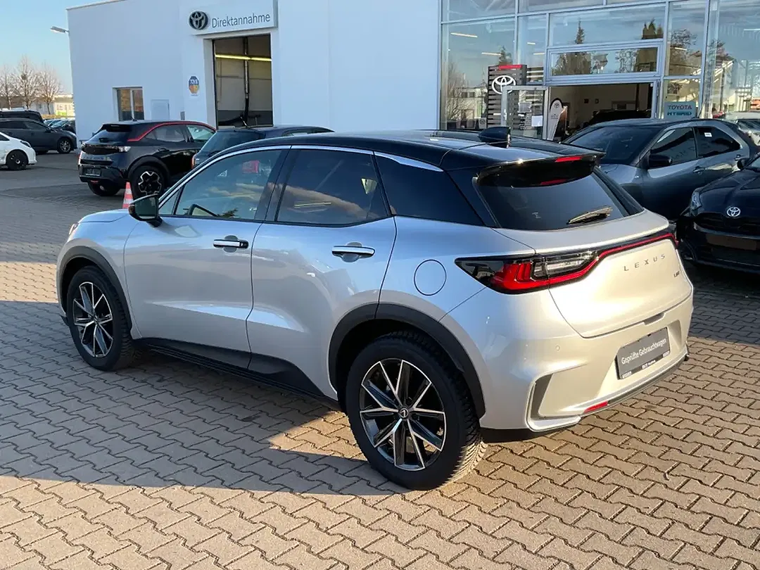 Lexus LBX 1.5 Emotion - Thumbnail 4