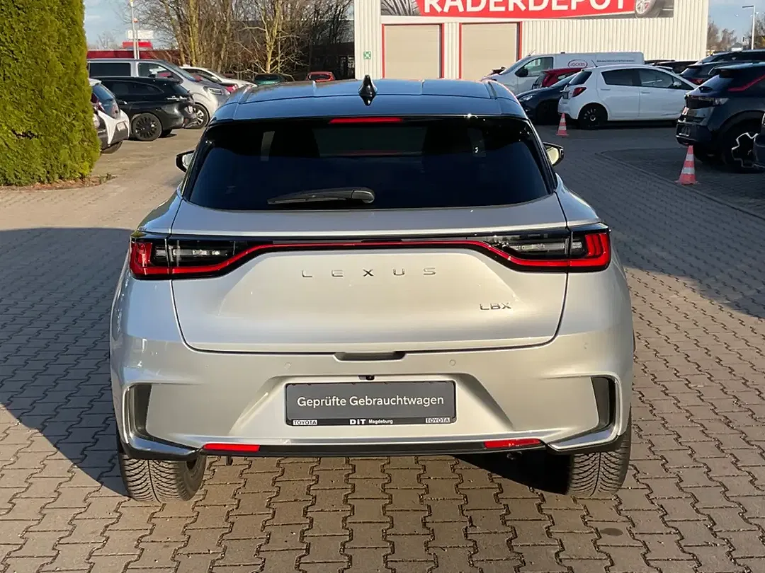 Lexus LBX 1.5 Emotion - Thumbnail 5
