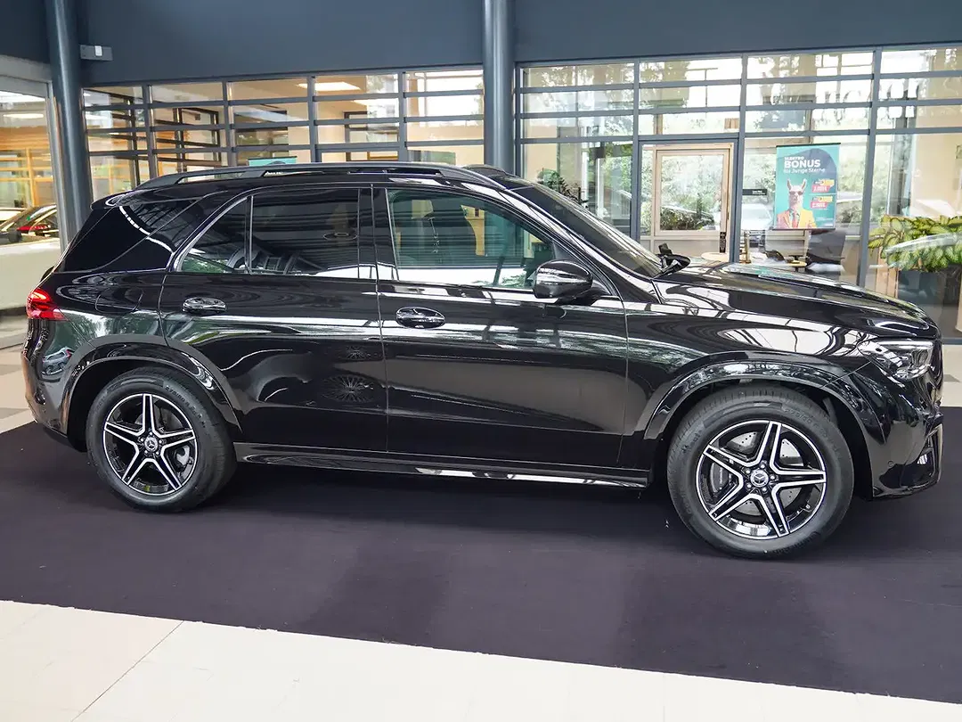 Mercedes-Benz GLE 350 4MATIC AMG Line Night - Thumbnail 3