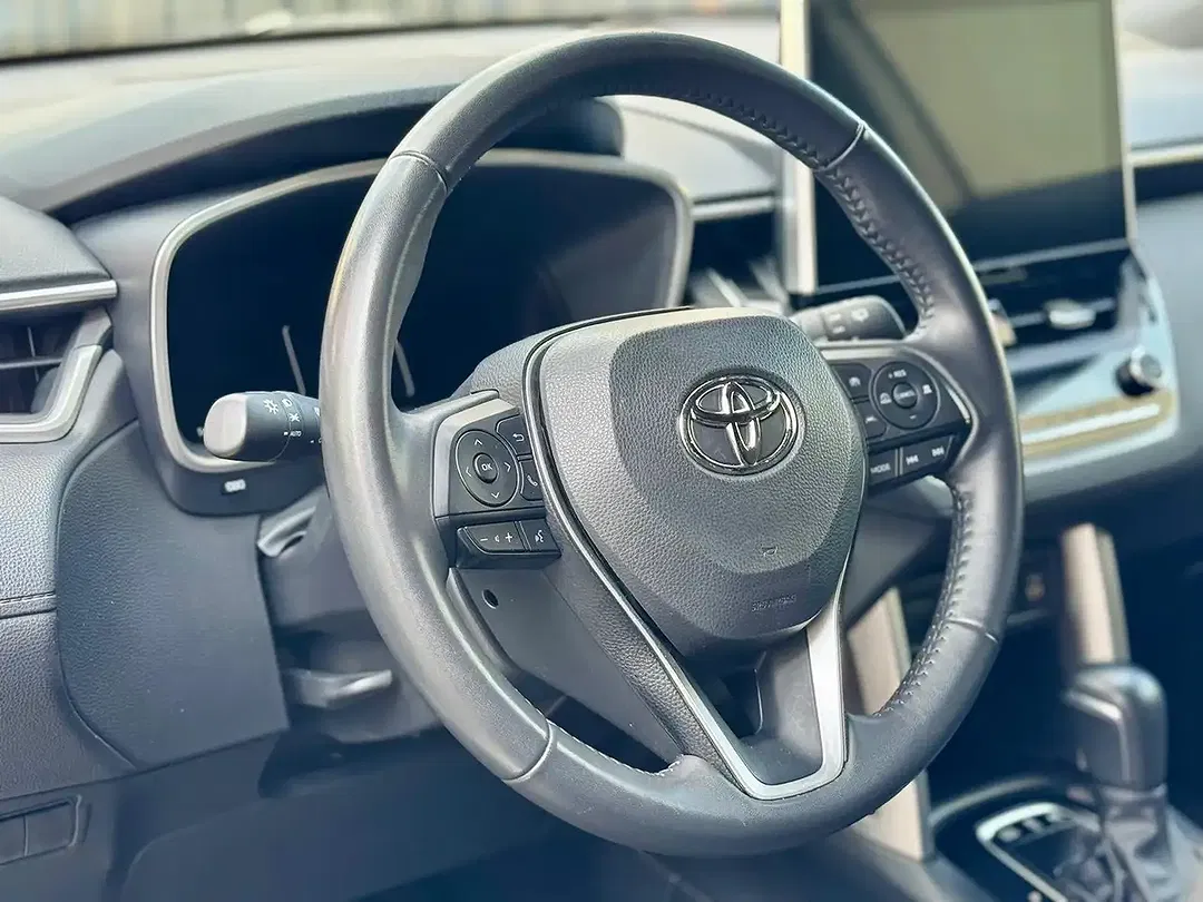 Toyota Corolla Cross Hybrid - Thumbnail 12