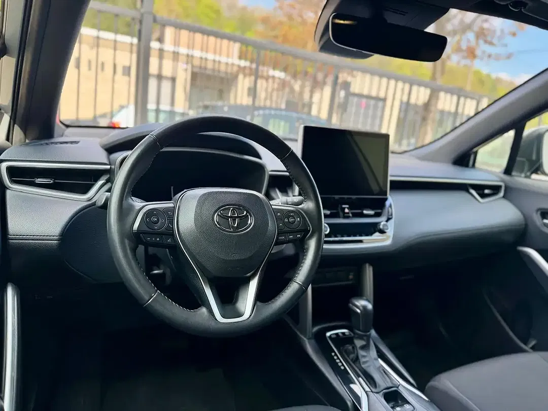 Toyota Corolla Cross Hybrid - Thumbnail 5