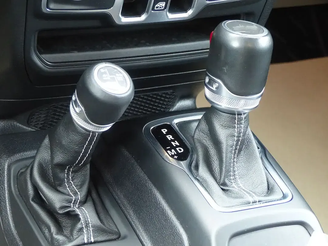Jeep Wrangler 2.0 T-GDI Unlimited Sahara - foto 15