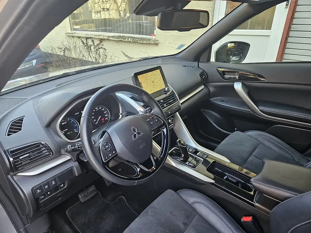 Mitsubishi Eclipse Cross 4WD - Thumbnail 13