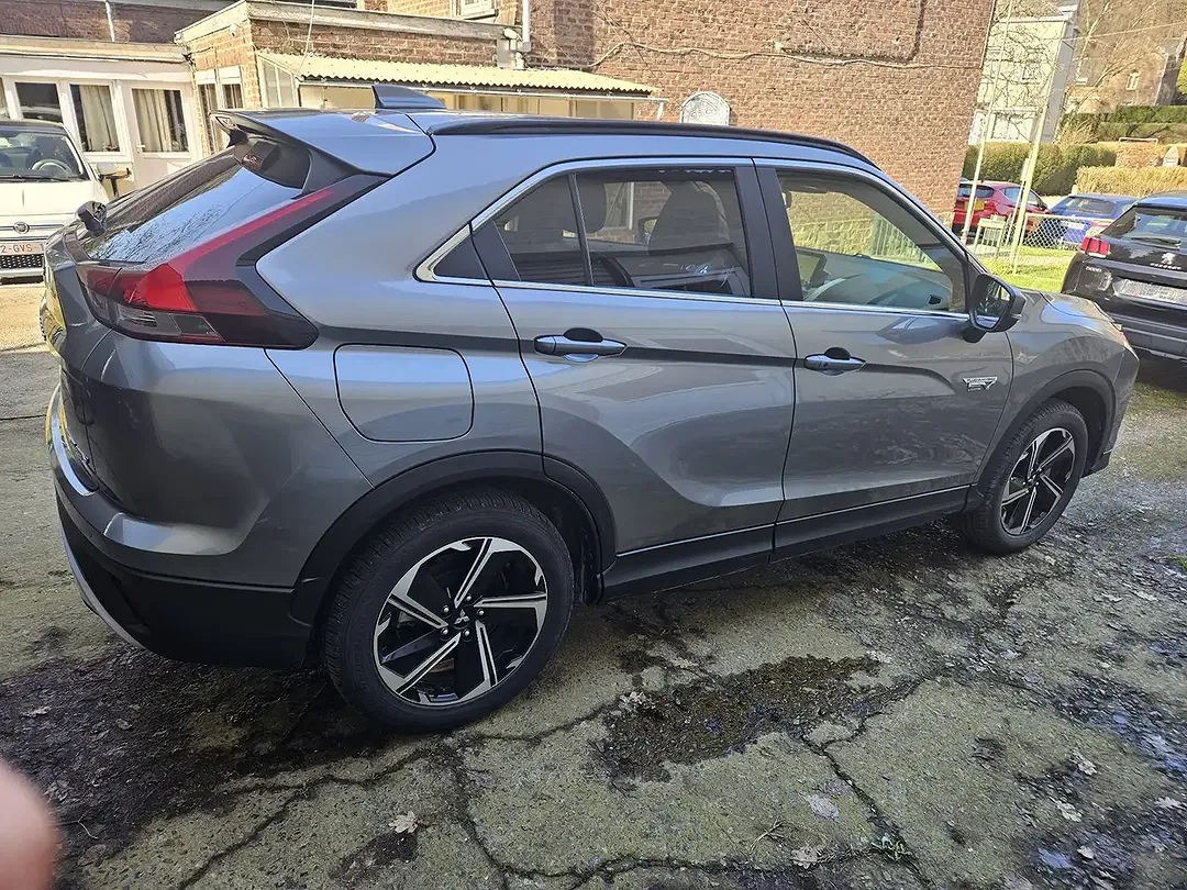 Mitsubishi Eclipse Cross 4WD - Thumbnail 7