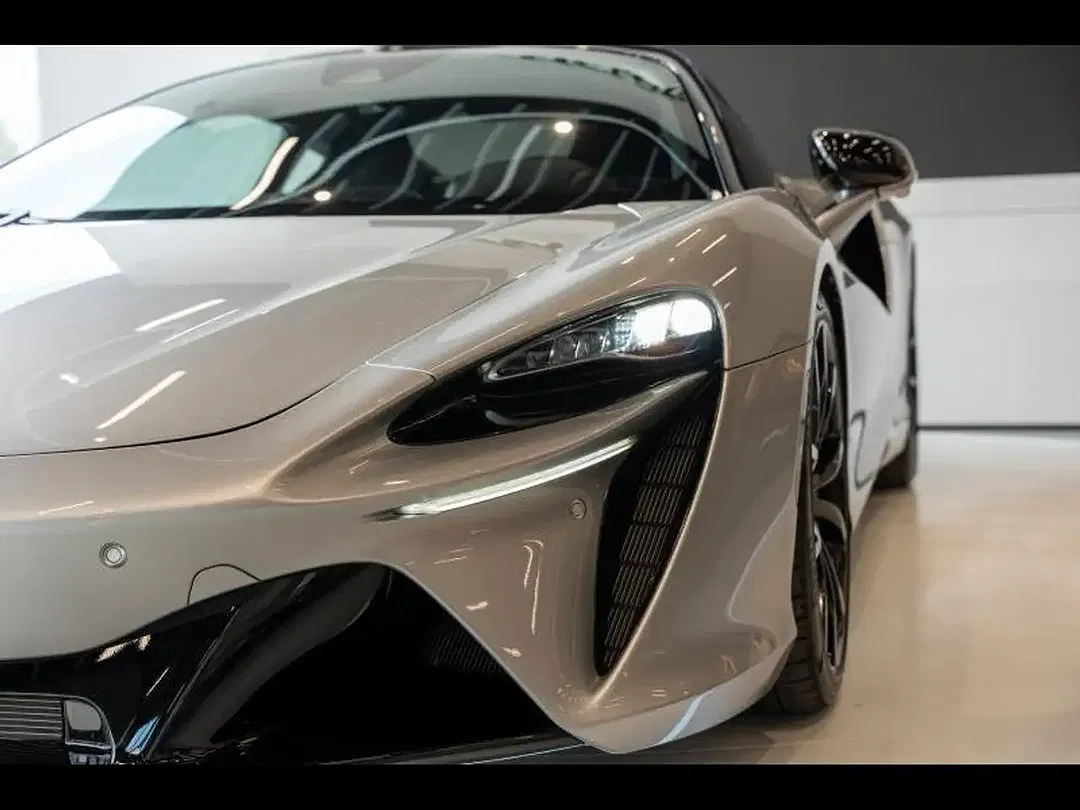 McLaren Artura - Thumbnail 14